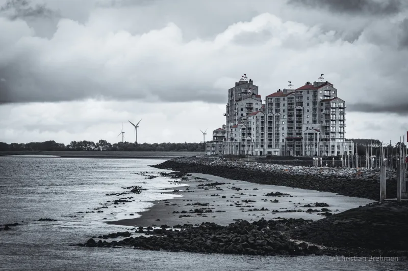 Photograph from the album “LANDSCAPE”, taken with SONY Alpha 7C2